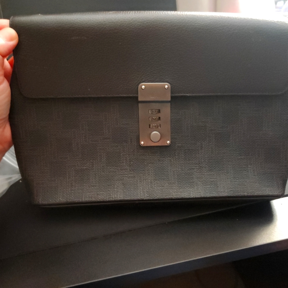 Dunhill Leather Clutch *genderles*